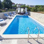 アパート With A Swimming Pool Gustirna, Trogir - 11703