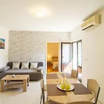 アパート With A Swimming Pool Gustirna, Trogir - 11703
