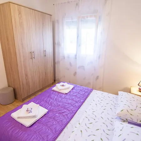 With A Swimming Pool Gustirna, Trogir - 11703 Apartman *