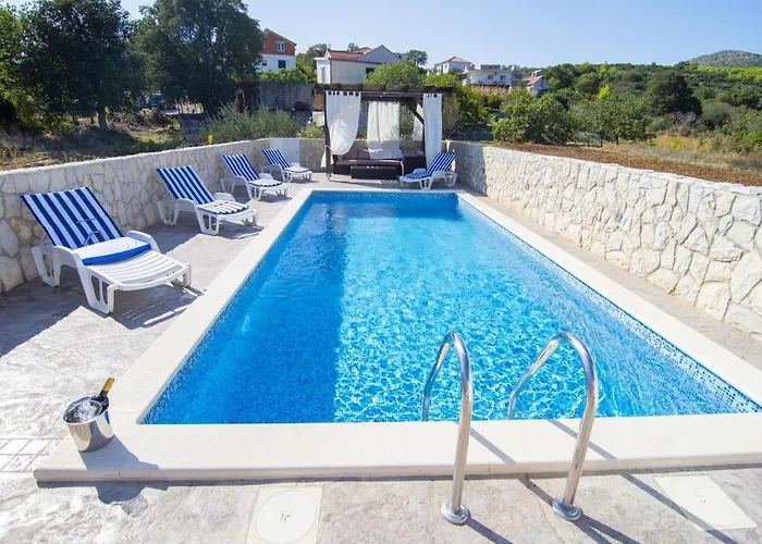 Lejlighed With A Swimming Pool Gustirna, Trogir - 11703