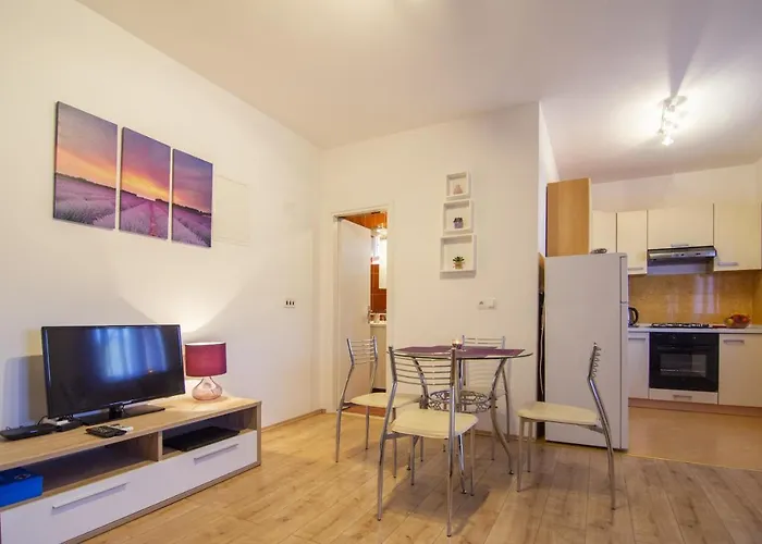 With A Swimming Pool Gustirna, Trogir - 11703 Lejlighed Marina